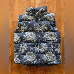 Gap denim floral print ,quilted puffer vest, size small​​​​​